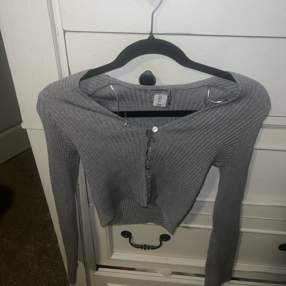 Grey sweater type shirt